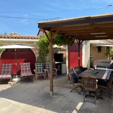 Appartement Tout Confort Avec Parking Ferme Арл Екстериор снимка