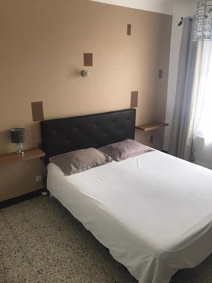 Appartement Tout Confort Avec Parking Ferme Арл Екстериор снимка