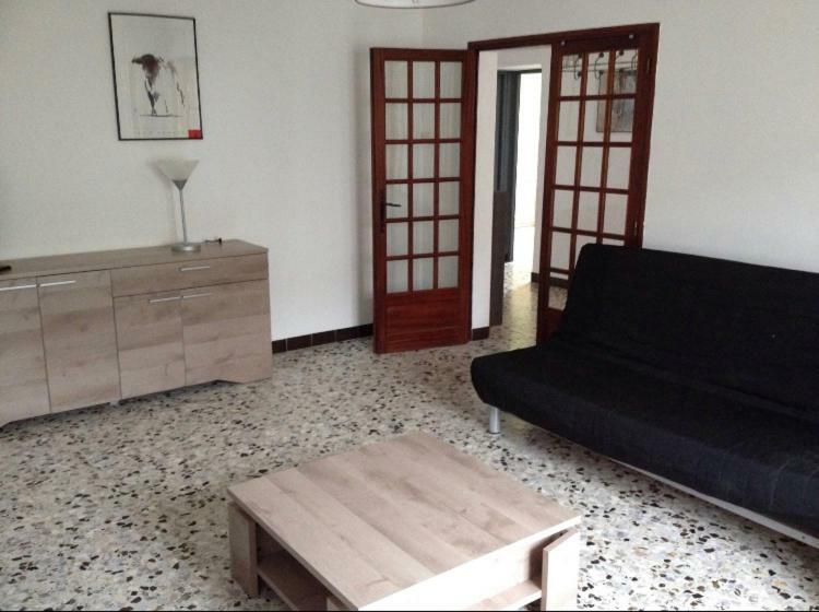 Appartement Tout Confort Avec Parking Ferme Арл Екстериор снимка